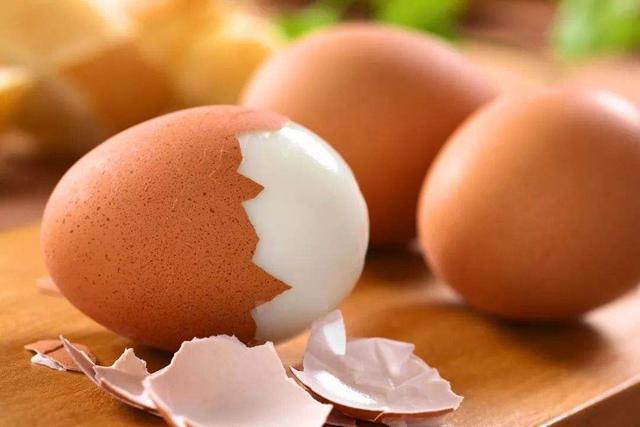 早上吃煮鸡蛋,可每天吃几个最好?吃鸡蛋别犯这2种典型
