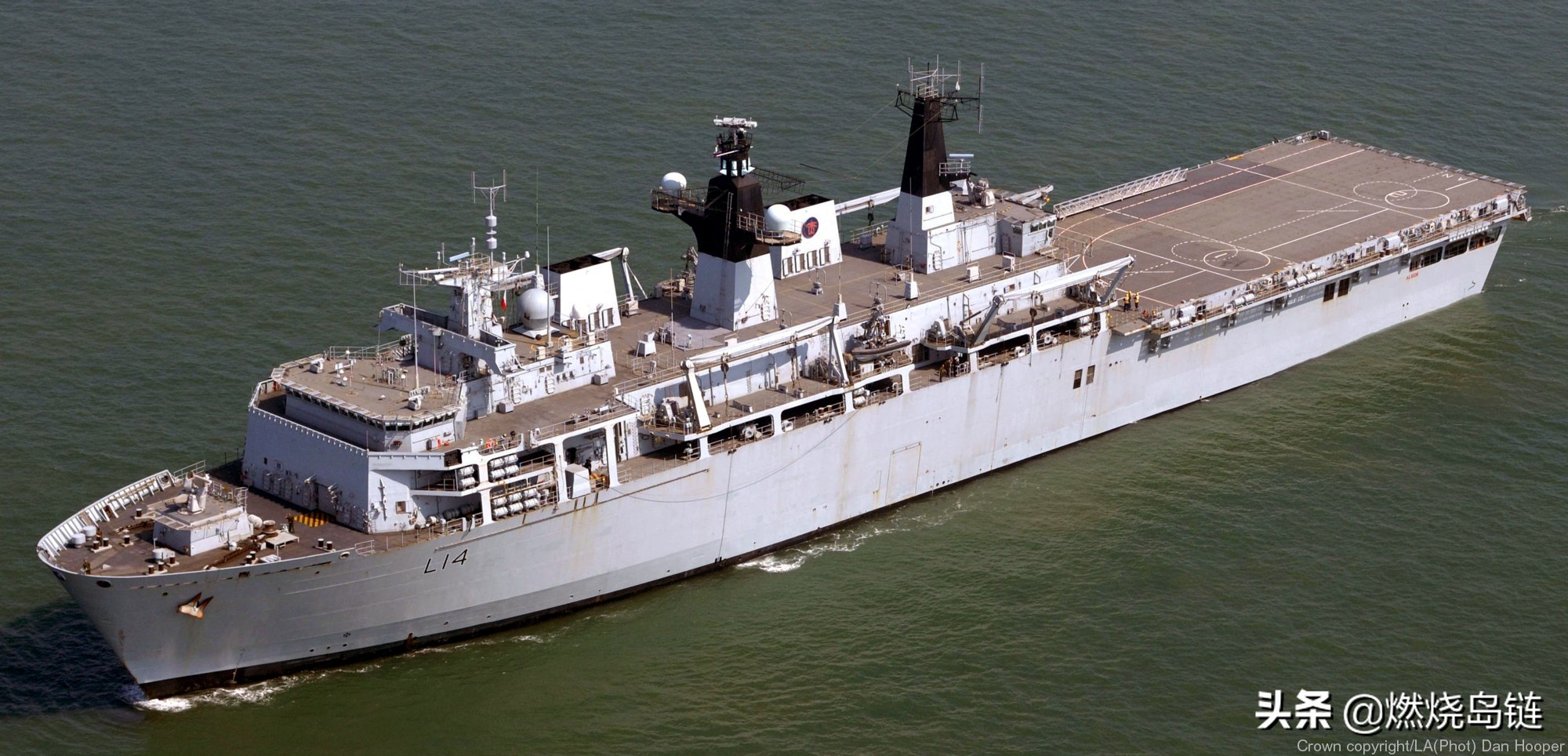 孤独支撑英国海军两栖力量的海神之子级船坞登陆舰