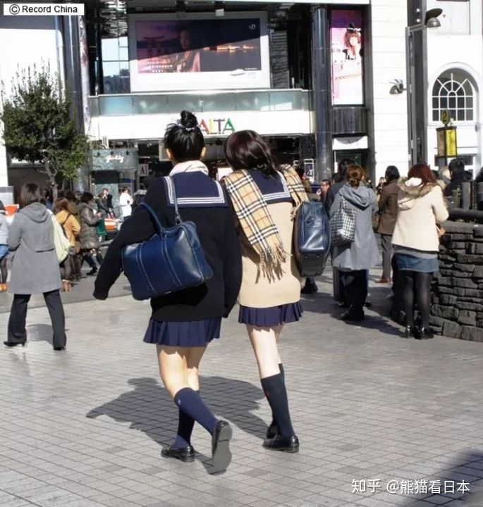 现役日本女高中生告诉你：为什么日本人冬季也要坚 … 第3张图片