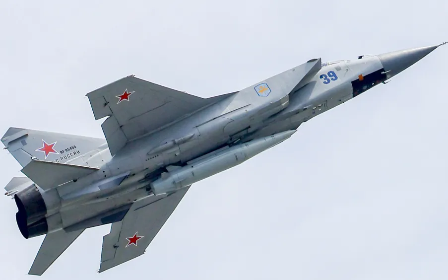 俄国防部：俄战机告急升空阻止美军机加害领空 美军机掉头分开 第1张图片