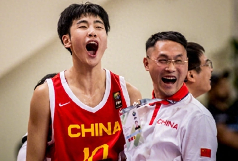 62分狂胜！中国男篮亚锦赛惨案，对手单节0分，16岁新星16+7爆发 第3张图片