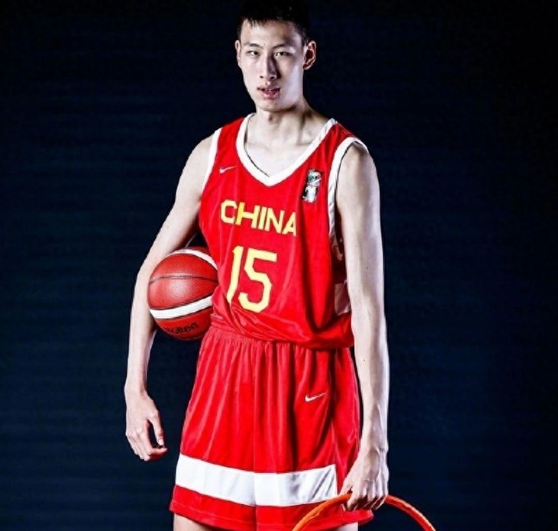 62分狂胜！中国男篮亚锦赛惨案，对手单节0分，16岁新星16+7爆发 第5张图片