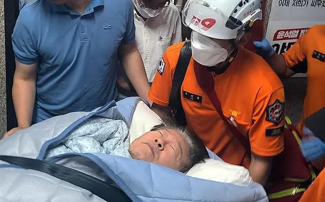 李在明被送往医院，韩国检方公布拘系令，尹锡悦走了一步臭棋 第4张图片