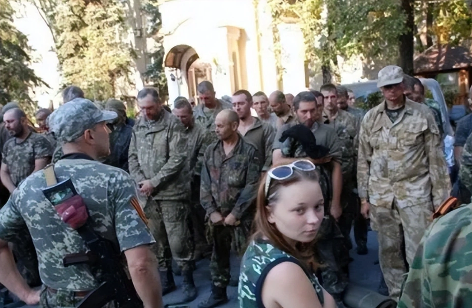 乌克兰逃兵成灾！已经无兵可征，连孕妇都被送上火线战壕 第4张图片
