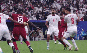 亚洲杯：卡塔尔3-1克服约旦，成功卫冕，马宁判给东道主3点球 第27张图片