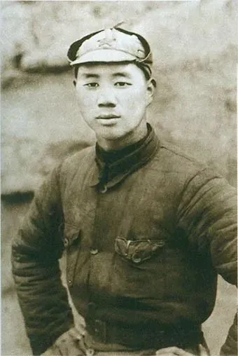 开国上将杨成武：飞夺泸定桥的开路先锋，击毙日军名将之花于太行山上 第4张图片