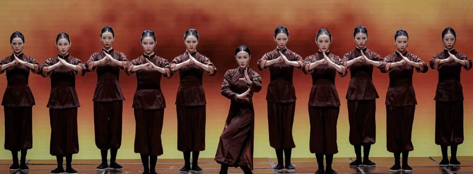 央视春晚收视率出炉，刘谦把戏称霸，迪丽热巴舞蹈颜值与流量齐飞 第19张图片