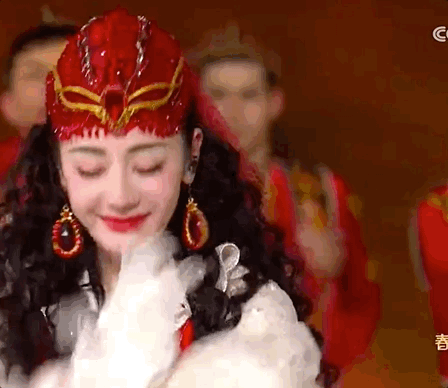 央视春晚收视率出炉，刘谦把戏称霸，迪丽热巴舞蹈颜值与流量齐飞 第17张图片