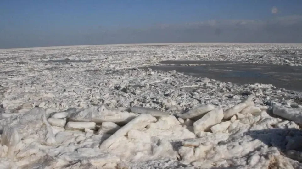 大范围严重偏冷延续，辽东湾海冰达历史最大！网友：暖冬逆转了？ 第9张图片
