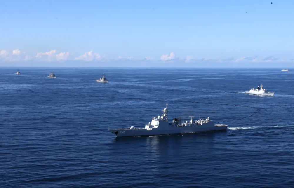 新一轮暴兵重启，中国再增8艘055型驱逐舰，西方国家若何看待的？ 第10张图片