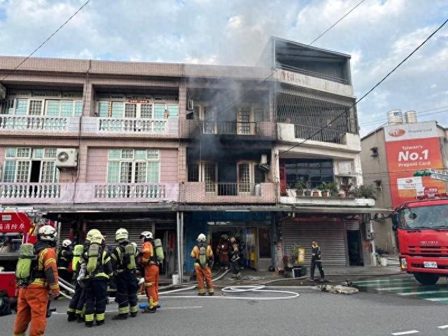 新年悲剧！台湾桃园一民宅突发大火，3人灭亡 第1张图片